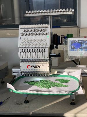 60*60 cm Εργασιακό τραπέζι Μεγάλη ταχύτητα Μηχανή μονοκεφαλικής κέντησης υπολογιστή με λογισμικό Dahao