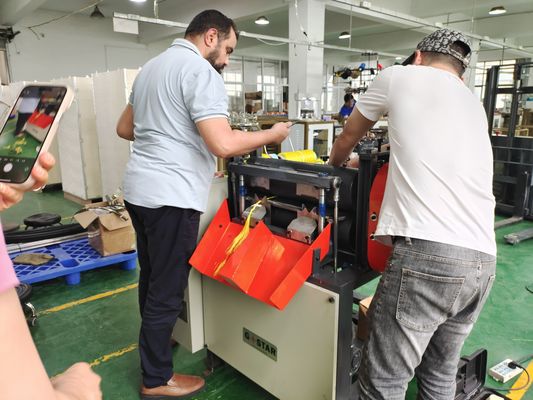 Προηγμένη μηχανή κατασκευής φράχτων Tassel για 5000-1000PCS / H Παραγωγή από την Opek Smart
