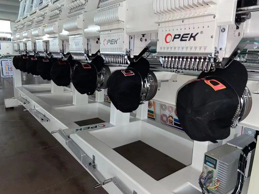 Μέγιστη ταχύτητα 850RPM/1000RPM/1200RPM Πολυκεφαλική μηχανή κεντήματος για ακριβή κεντήματα