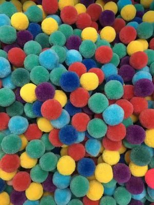 Βιώστε το πλέξιμο σαν ποτέ άλλοτε με το 5000PCS/HOUR Keychain Pompom Machine